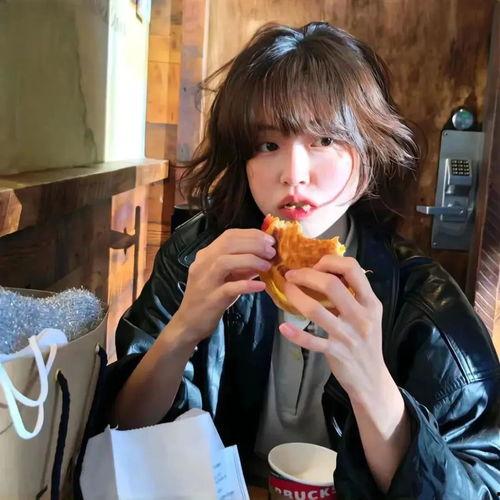 娱乐吃瓜酱的头像男生,揭秘男星头像背后的故事